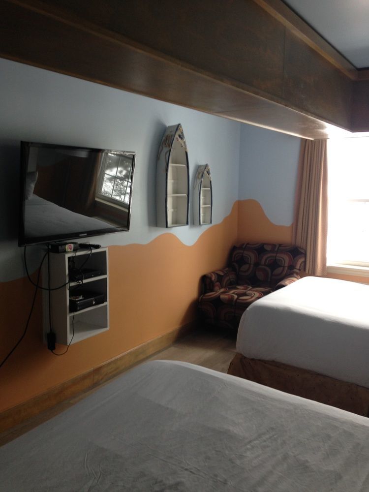 Quality Inn & Suites Cornwall Exteriör bild