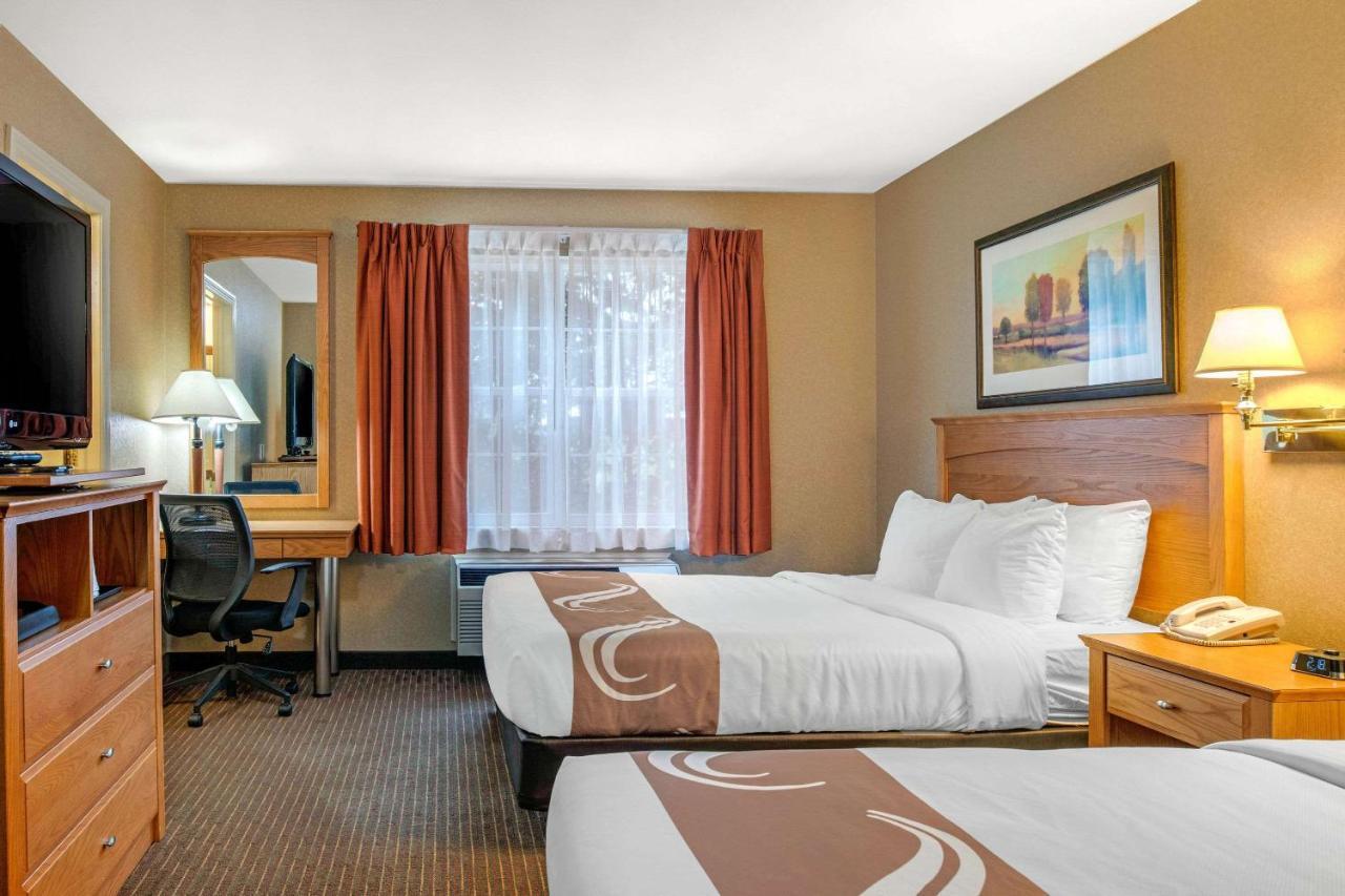 Quality Inn & Suites Cornwall Exteriör bild