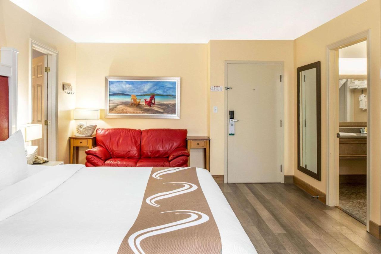 Quality Inn & Suites Cornwall Exteriör bild