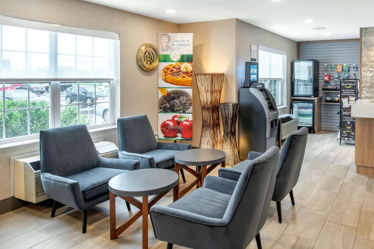 Quality Inn & Suites Cornwall Exteriör bild